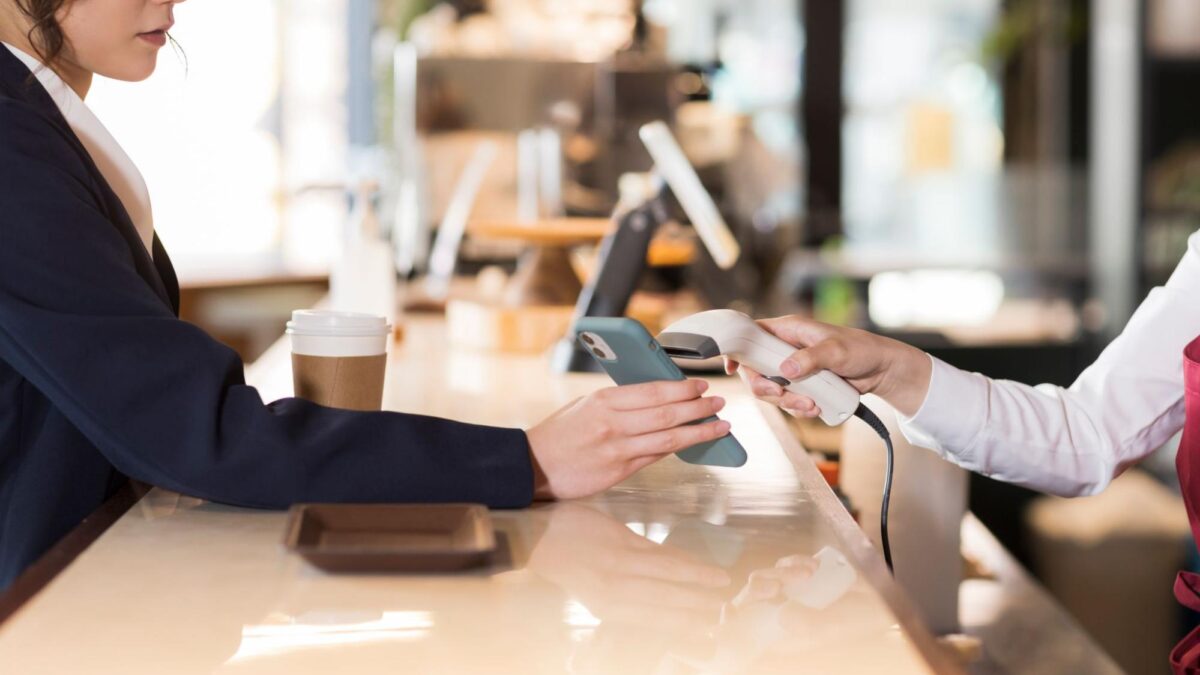 マルチ決済とは？店舗での導入メリットやインバウンド対策をわかりやすく解説